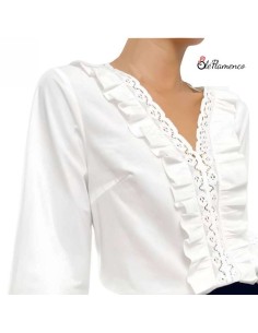 Blusa  de mujer con detalles de tira bordada 2