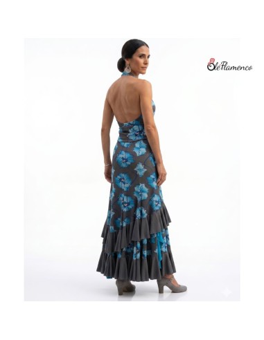 Camiseta de baile con espalda descubierta y falda de punto con volantes.