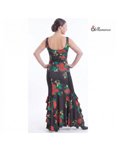 Vista trasera de la falda flamenca con volantes horizontales y camiseta entallada.