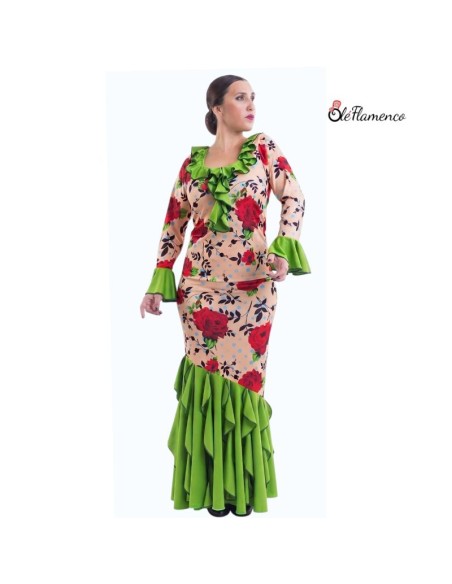 Falda flamenca con gran vuelo y acabado de volantes en hilo de color a contraste.